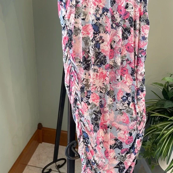 SOLD Motherhood Maternity Flowered fitted Dress Medium - Picture 6 of 8